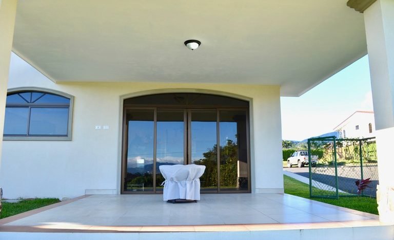 Espectacular Casa en Venta en San Isidro de Heredia Domus Verum Bienes Raices Costa Rica 010.jpg