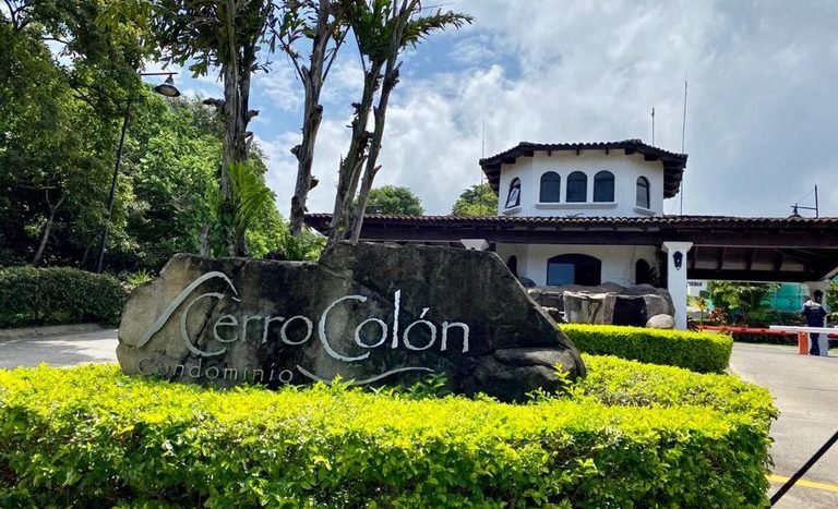 Venta Lote en Condominio de Lujo Ciudad Colon Costa Rica