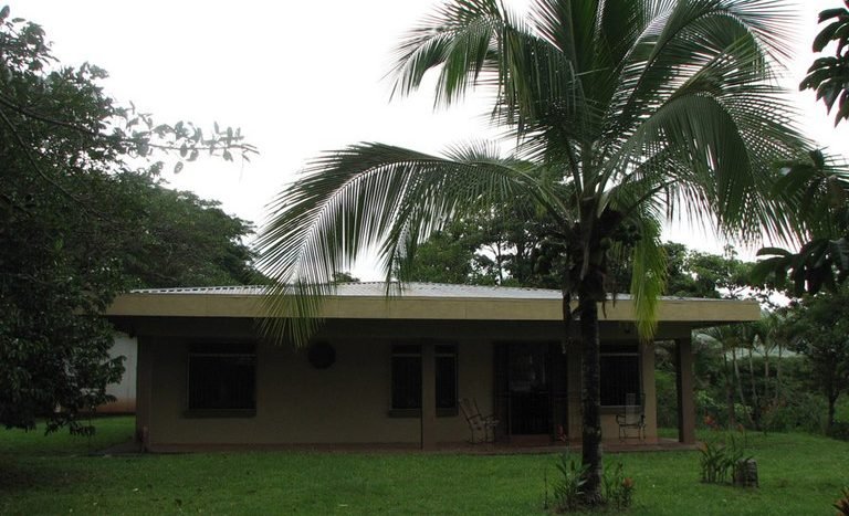 Quinta en Turrubares Sala