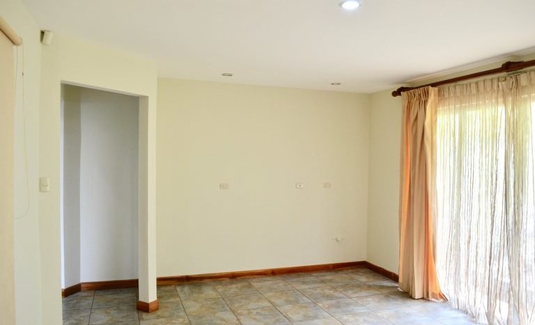 Venta de Casa Contemporanea en San Isidro de Heredia Domus Verum Bienes Raices 024.jpg