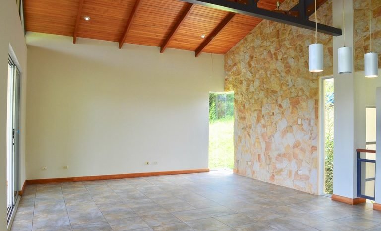 Venta de Casa Contemporanea en San Isidro de Heredia Domus Verum Bienes Raices 006.jpg