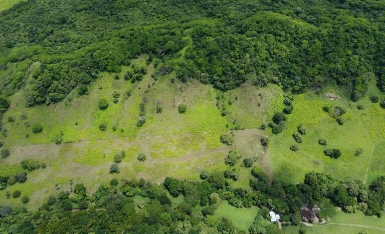 vende-venta-for-sale-farm-land-finca-belen-guanacaste-costa-rica-pastures-forest-water-spring-stream-beach (3).JPG