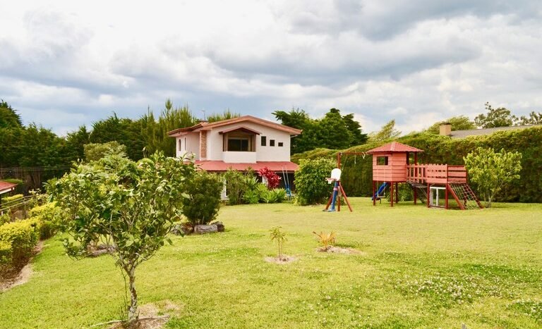 Casa de montanÌa en Venta en San Rafael de Heredia Domus Verum Bienes Raices Costa Rica 044.jpg