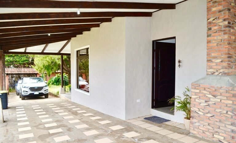 Casa de montanÌa en Venta en San Rafael de Heredia Domus Verum Bienes Raices Costa Rica 012.jpg