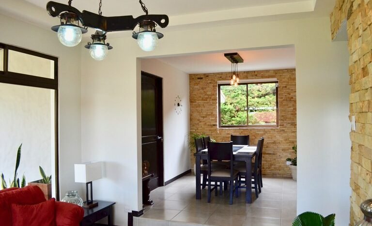 Casa de montanÌa en Venta en San Rafael de Heredia Domus Verum Bienes Raices Costa Rica 006.jpg