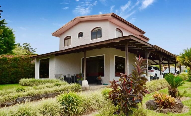 Casa de montanÌa en Venta en San Rafael de Heredia Domus Verum Bienes Raices Costa Rica 011.jpg
