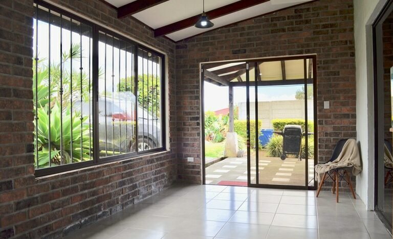 Casa de montanÌa en Venta en San Rafael de Heredia Domus Verum Bienes Raices Costa Rica 040.jpg