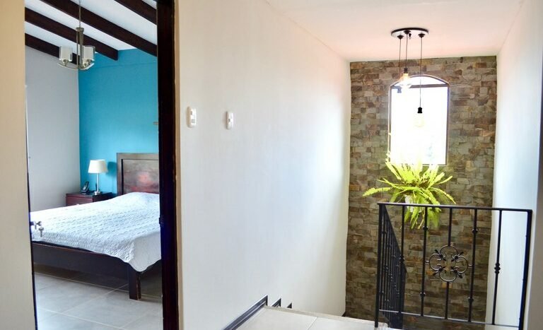 Casa de montanÌa en Venta en San Rafael de Heredia Domus Verum Bienes Raices Costa Rica 042.jpg