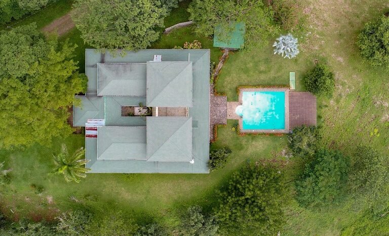 Finca San Blas - Living Room / Dining Room