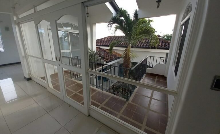 7. c158-casa-encino-4-Steiner_Investment-Costa_Rica_For_Sale.jpeg