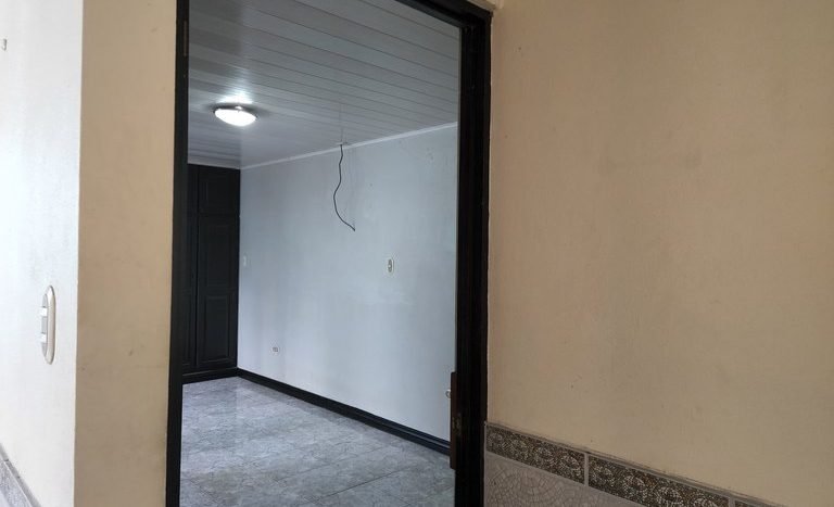 VENTA DE CASA EN ALAJUELA USO DE SUELOS MIXTO 31.jpg