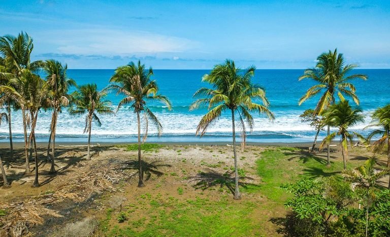 Junquillal_Park_Beachfront_Lot_Exterior_01.jpg