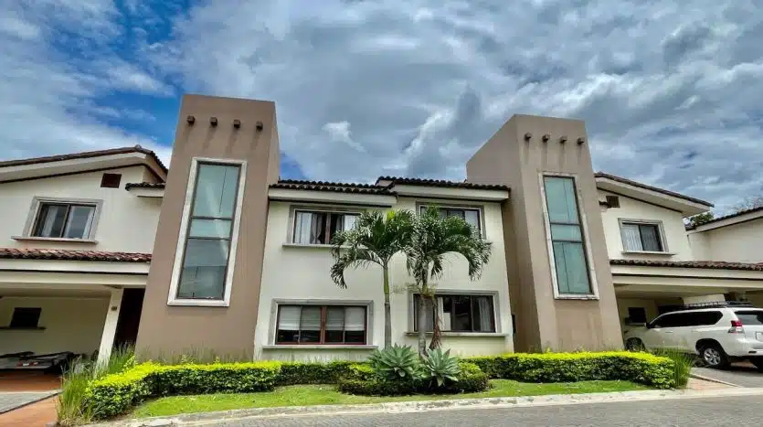 Property for sale Ciudad Colon