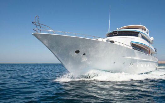 Top Features to Look for When Booking a Private Yacht in Italy