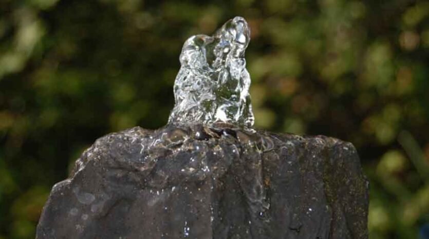 Budget-Friendly-Outdoor-Fountain-Ideas-for-Every-Homeowner