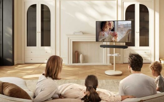 Can a Rolling TV Stand Hold a Curved TV